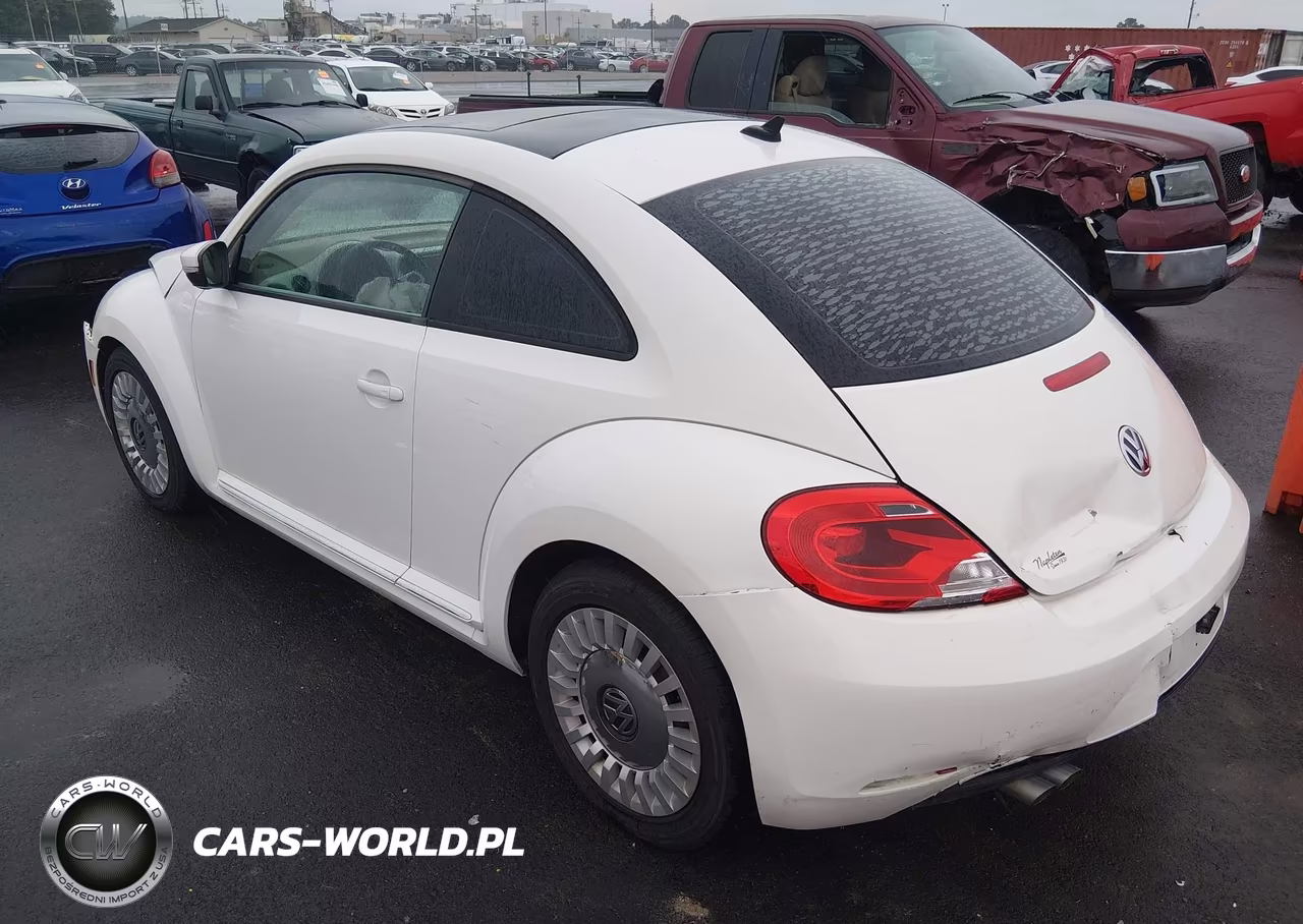 2013 Volkswagen Beetle 2.5L VIN:3VWJX7AT6DM683775 - 3