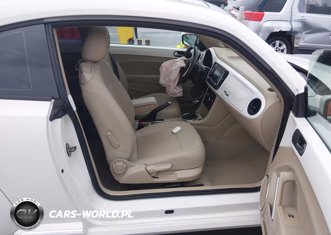 2013 Volkswagen Beetle 2.5L VIN:3VWJX7AT6DM683775 - 5