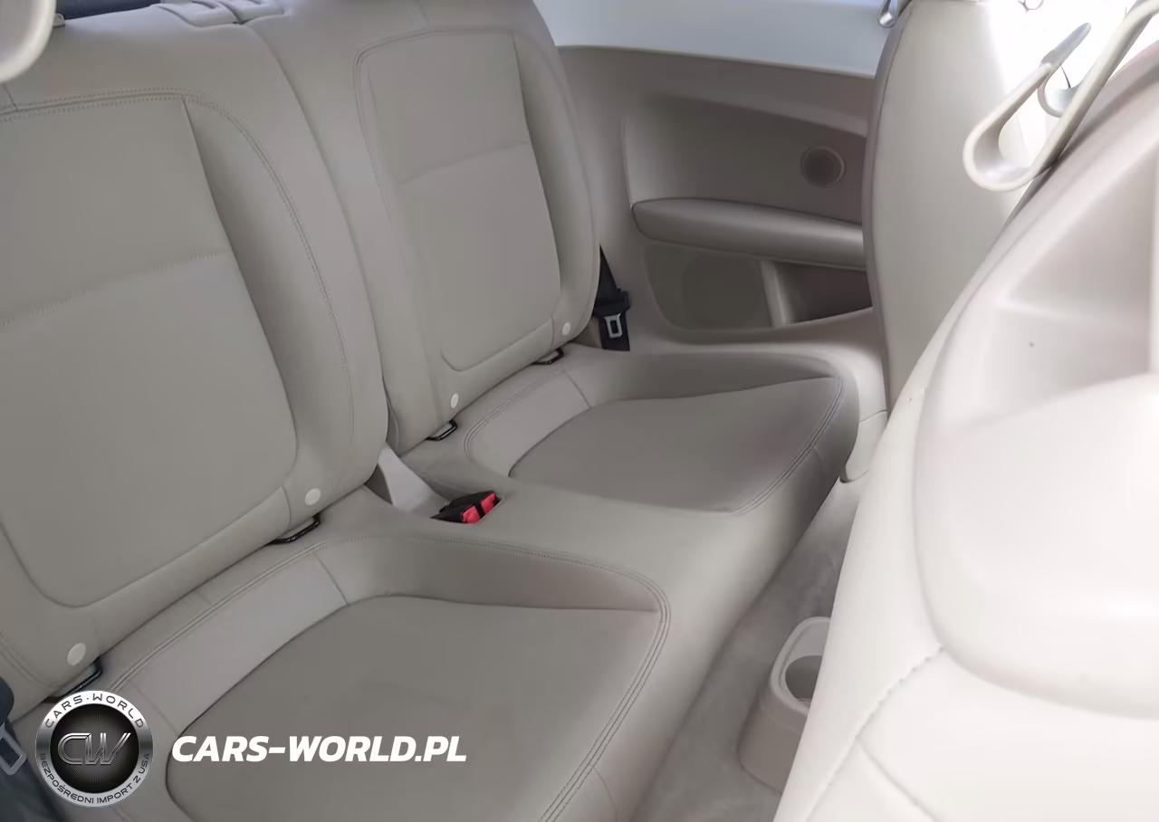 2013 Volkswagen Beetle 2.5L VIN:3VWJX7AT6DM683775 - 8