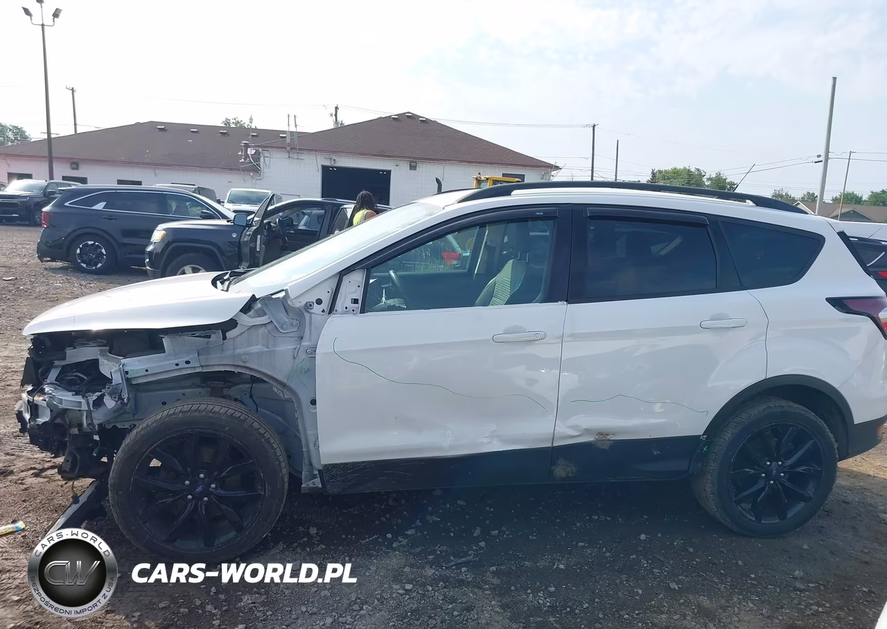 2018 Ford Escape Se VIN:1FMCU9GD7JUD01949 - 15