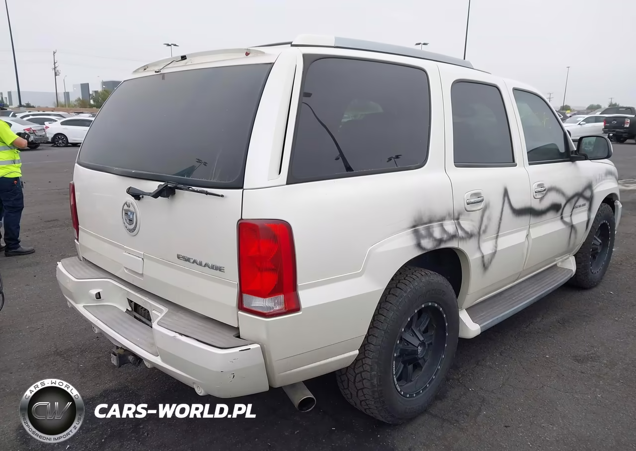 2003 Cadillac Escalade Standard VIN:1GYEC63T83R135050 - 4