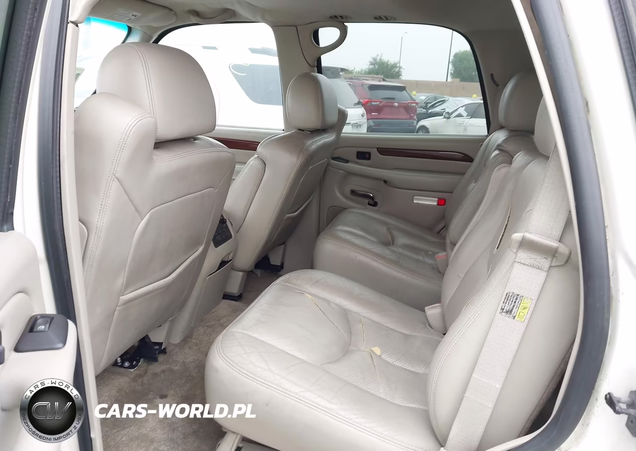 2003 Cadillac Escalade Standard VIN:1GYEC63T83R135050 - 8
