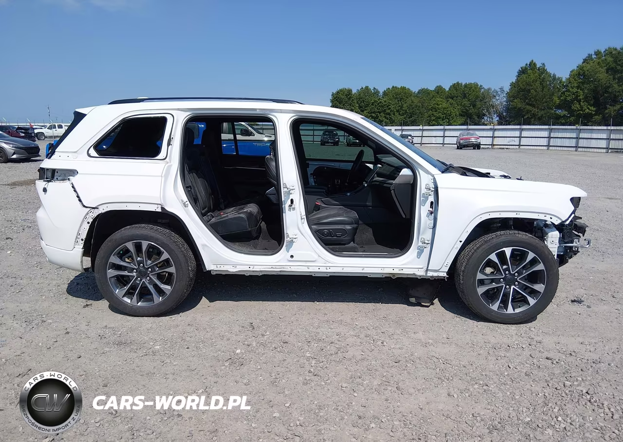 2022 Jeep Grand Cherokee Overland 4X4 VIN:1C4RJHDG5N8544609 - 14