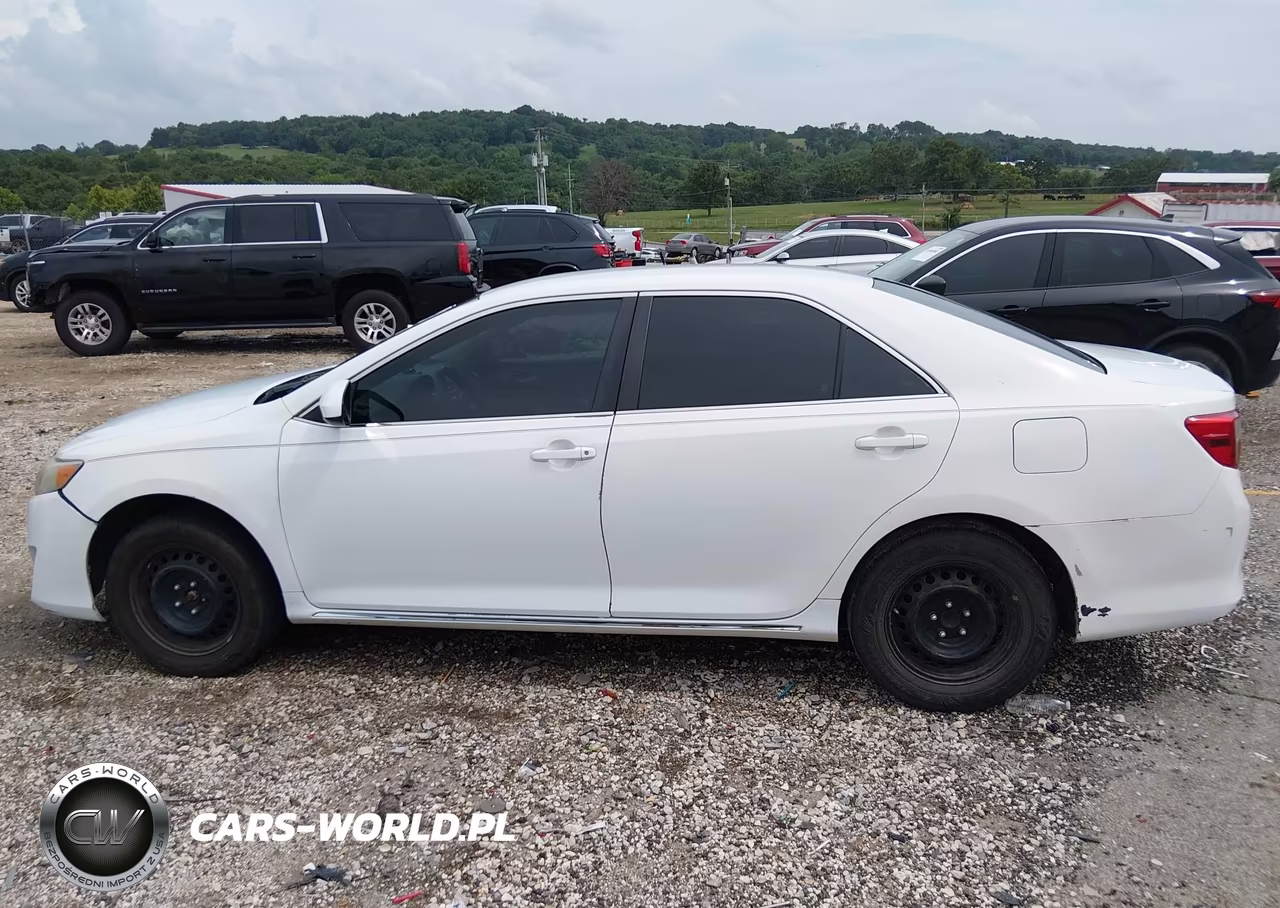 2013 Toyota Camry Le VIN:4T4BF1FKXDR278104 - 14