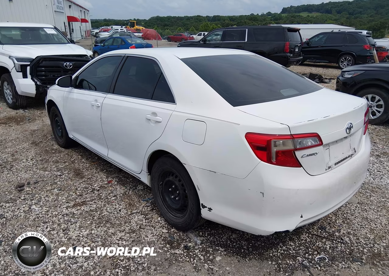 2013 Toyota Camry Le VIN:4T4BF1FKXDR278104 - 3