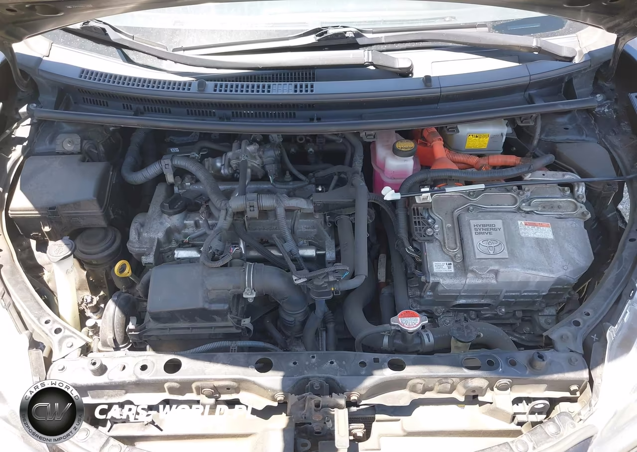 2016 Toyota Prius C Persona Series VIN:JTDKDTB38G1122082 - 10
