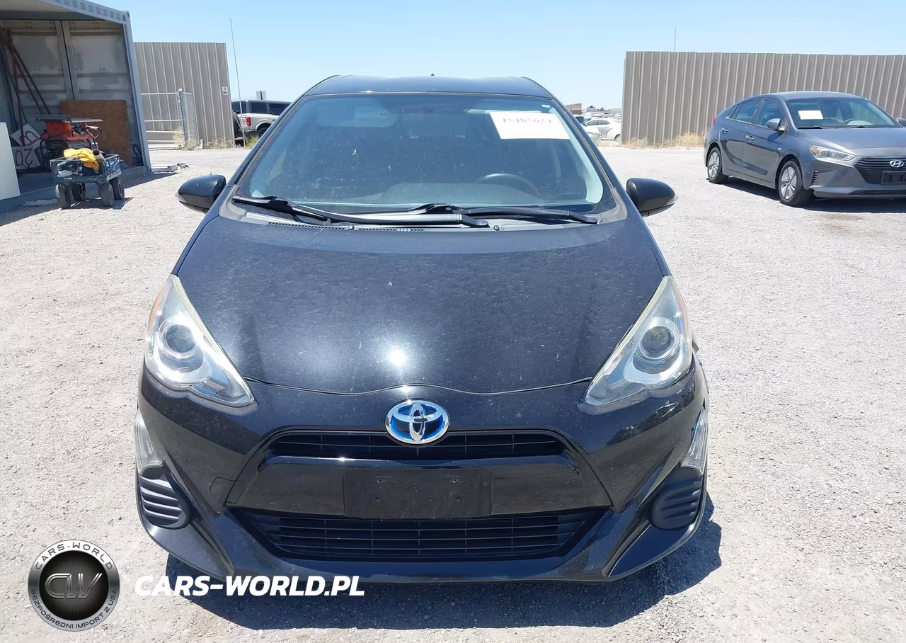 2016 Toyota Prius C Persona Series VIN:JTDKDTB38G1122082 - 12