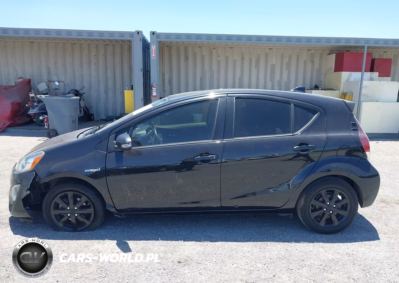 2016 Toyota Prius C Persona Series VIN:JTDKDTB38G1122082 - 14