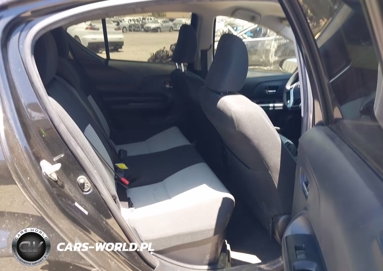 2016 Toyota Prius C Persona Series VIN:JTDKDTB38G1122082 - 8