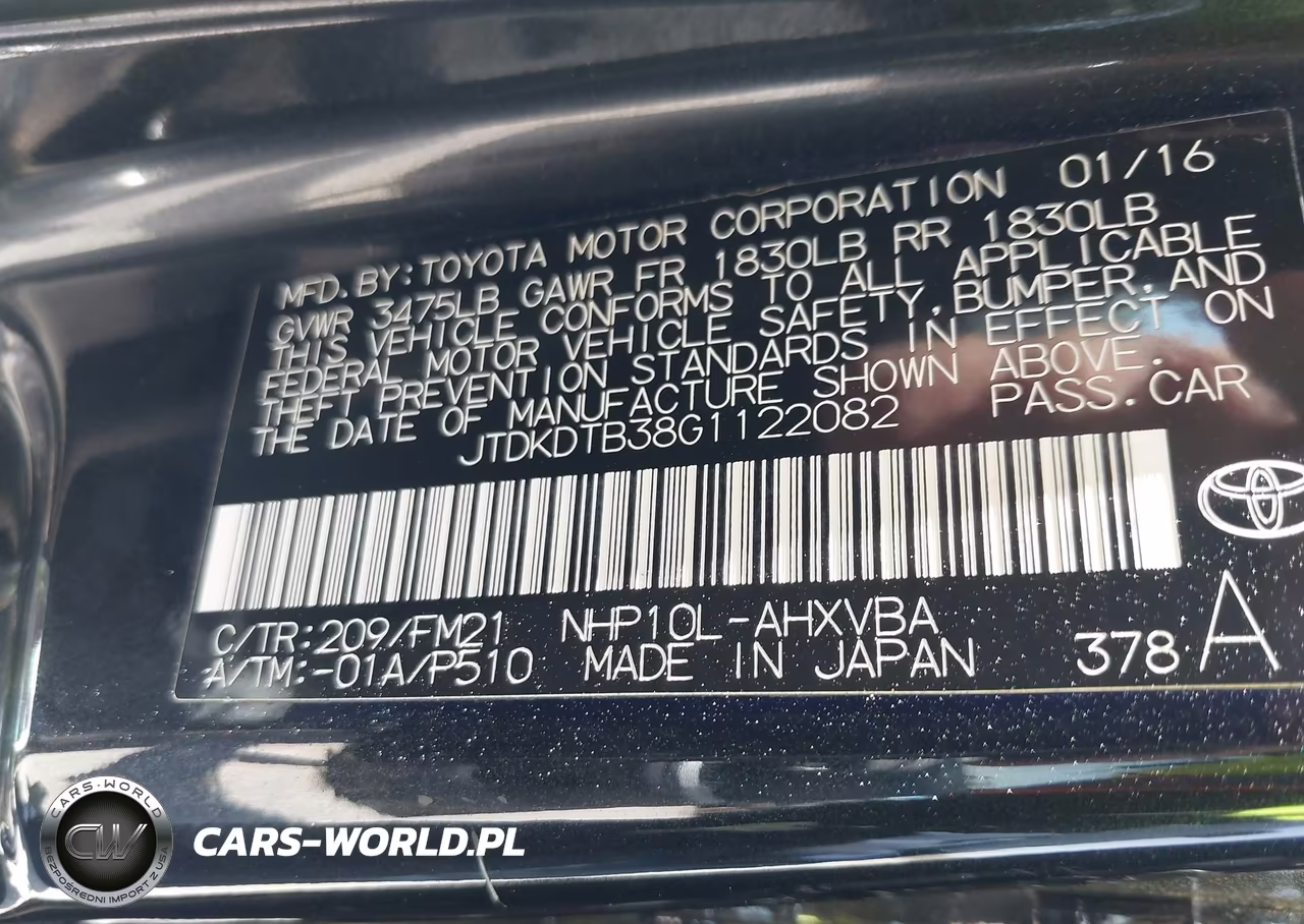 2016 Toyota Prius C Persona Series VIN:JTDKDTB38G1122082 - 9