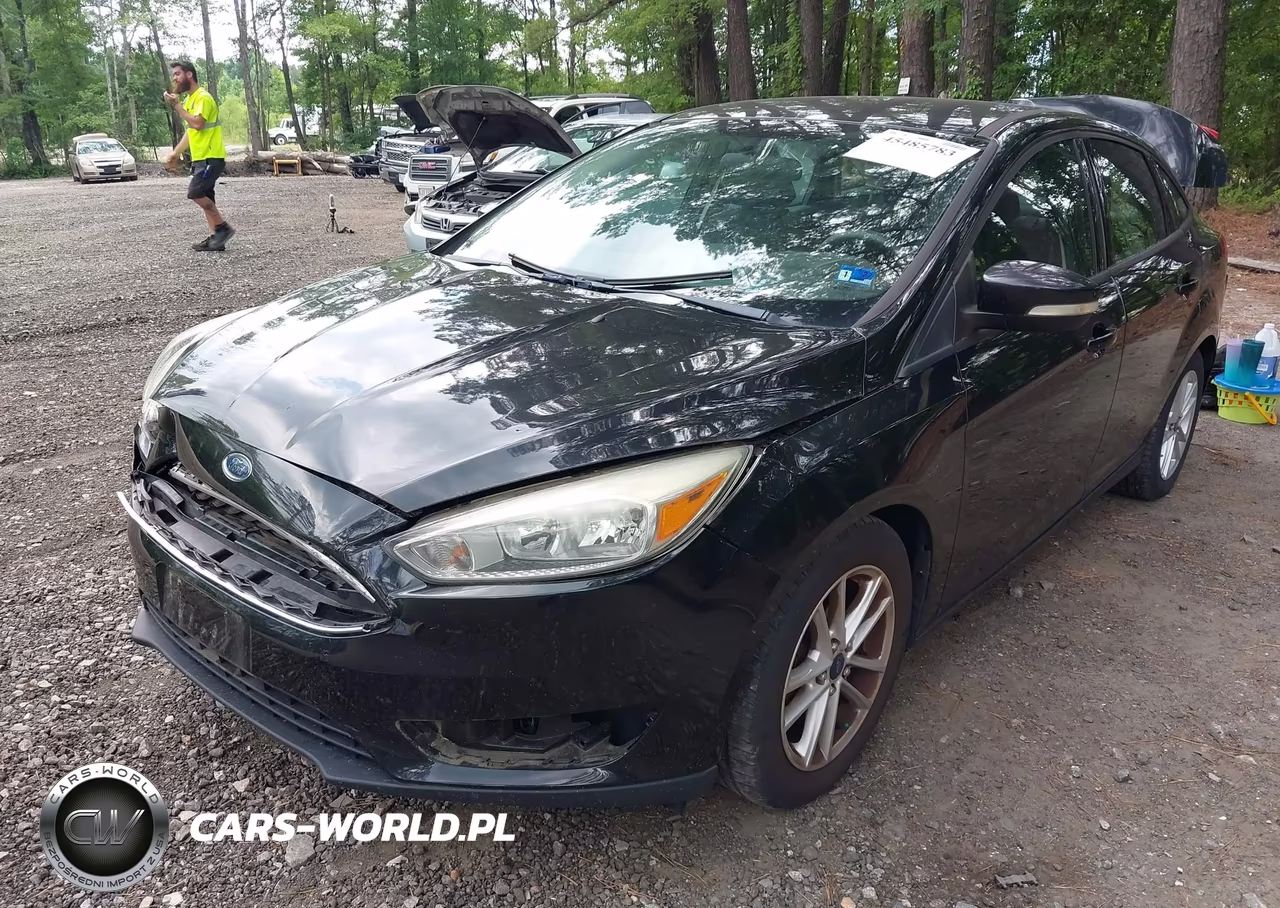 2015 Ford Focus Se VIN:1FADP3F28FL243222 - 2