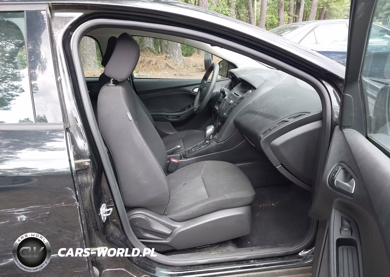 2015 Ford Focus Se VIN:1FADP3F28FL243222 - 5