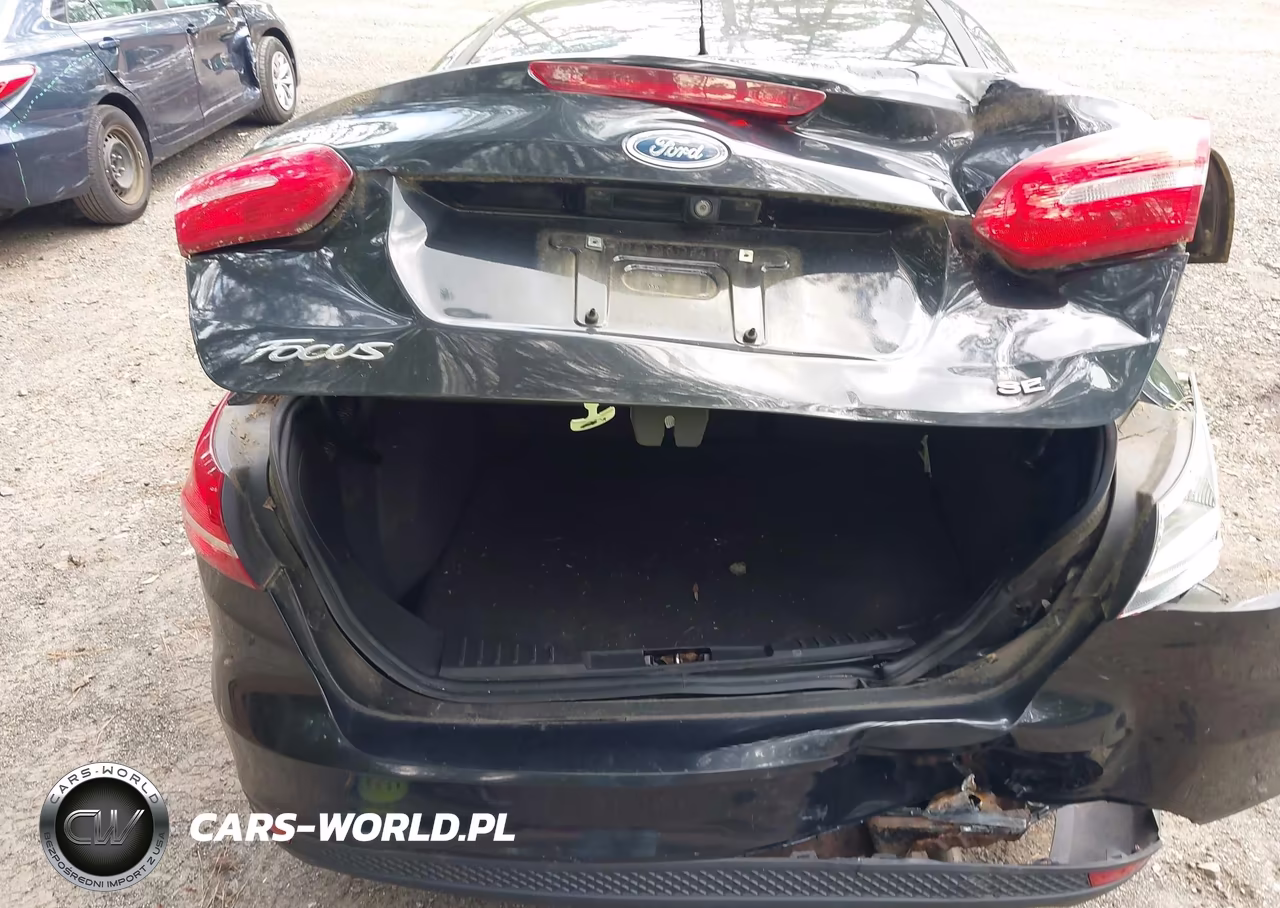 2015 Ford Focus Se VIN:1FADP3F28FL243222 - 6