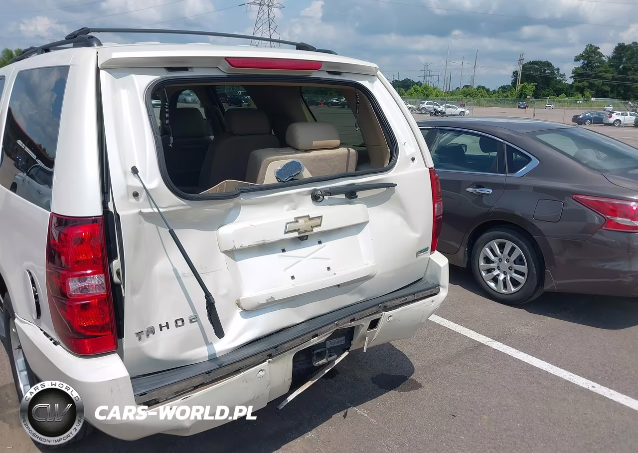 2010 Chevrolet Tahoe Ltz VIN:1GNUCCE02AR290264 - 12