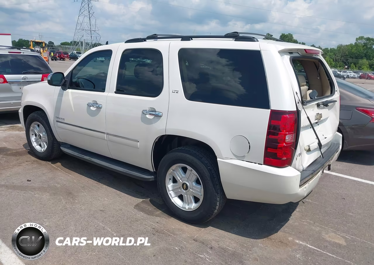2010 Chevrolet Tahoe Ltz VIN:1GNUCCE02AR290264 - 3