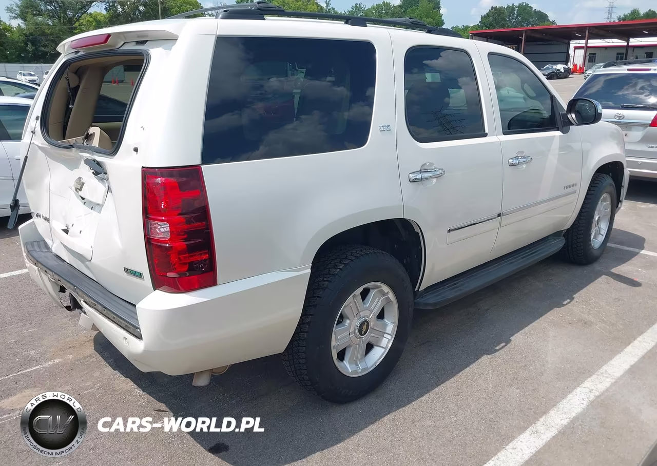2010 Chevrolet Tahoe Ltz VIN:1GNUCCE02AR290264 - 4