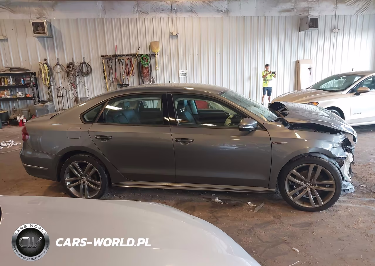 2018 Volkswagen Passat 2.0T R-Line-2.0T S VIN:1VWAA7A31JC020922 - 13
