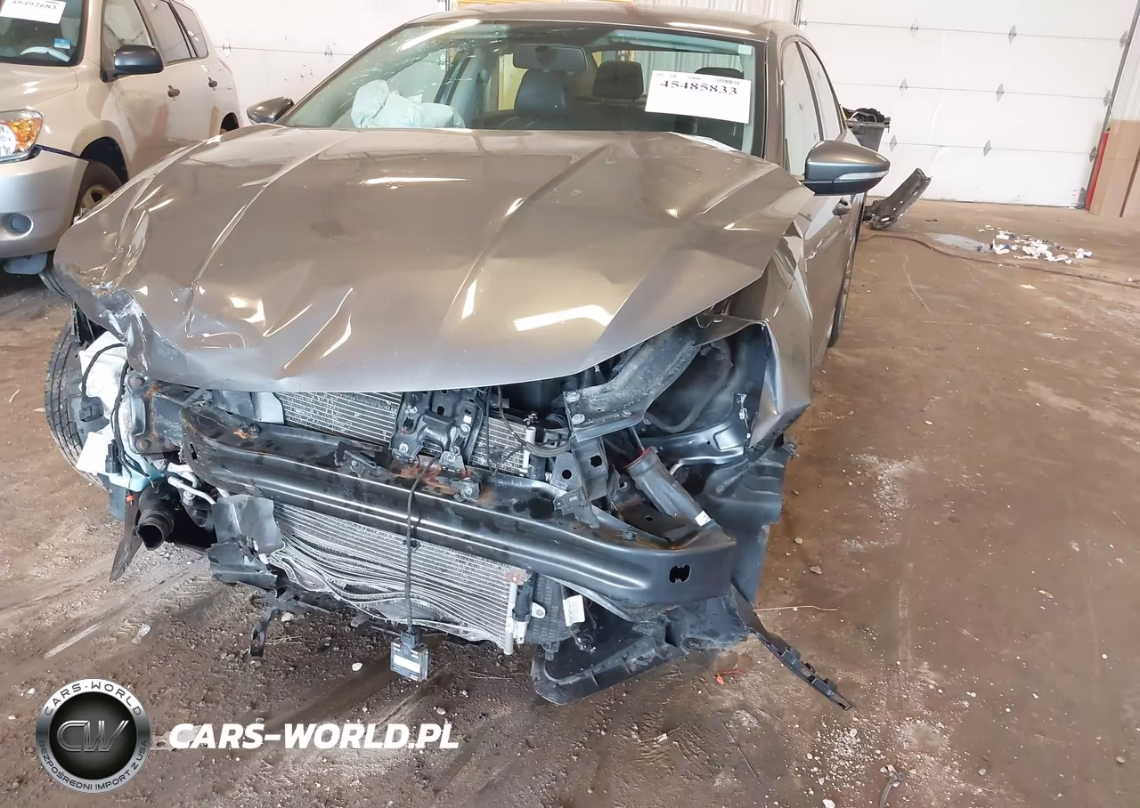 2018 Volkswagen Passat 2.0T R-Line-2.0T S VIN:1VWAA7A31JC020922 - 6