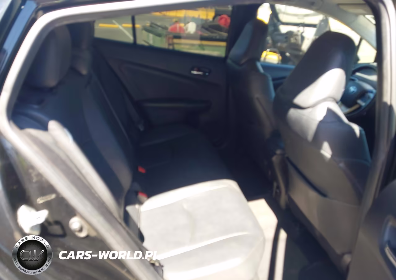 2017 Toyota Prius Four Touring VIN:JTDKARFU1H3037458 - 8