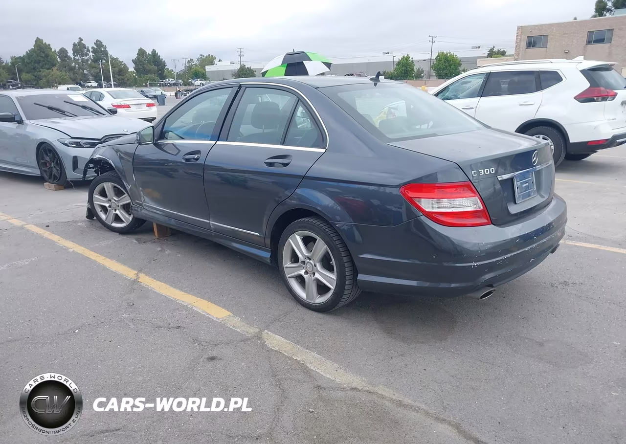 2011 Mercedes-Benz C 300 Sport VIN:WDDGF5EB5BR141834 - 3