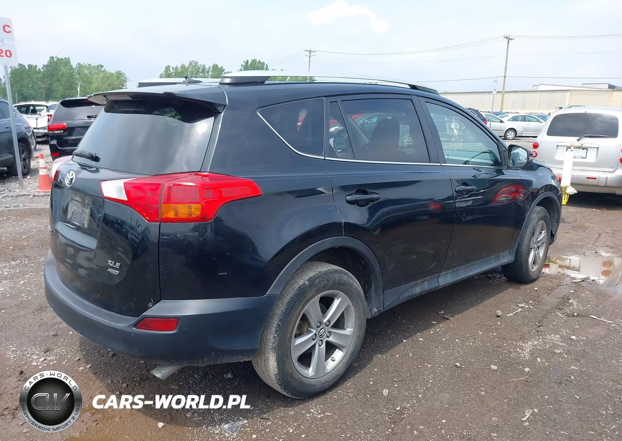 2015 Toyota Rav4 Xle VIN:2T3RFREV4FW373206 - 4