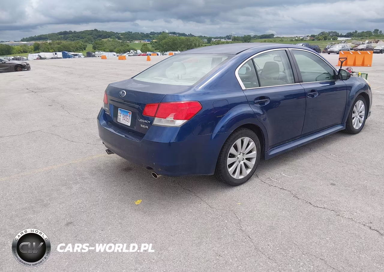 2011 Subaru Legacy 3.6R Premium VIN:4S3BMDC6XB2232066 - 4