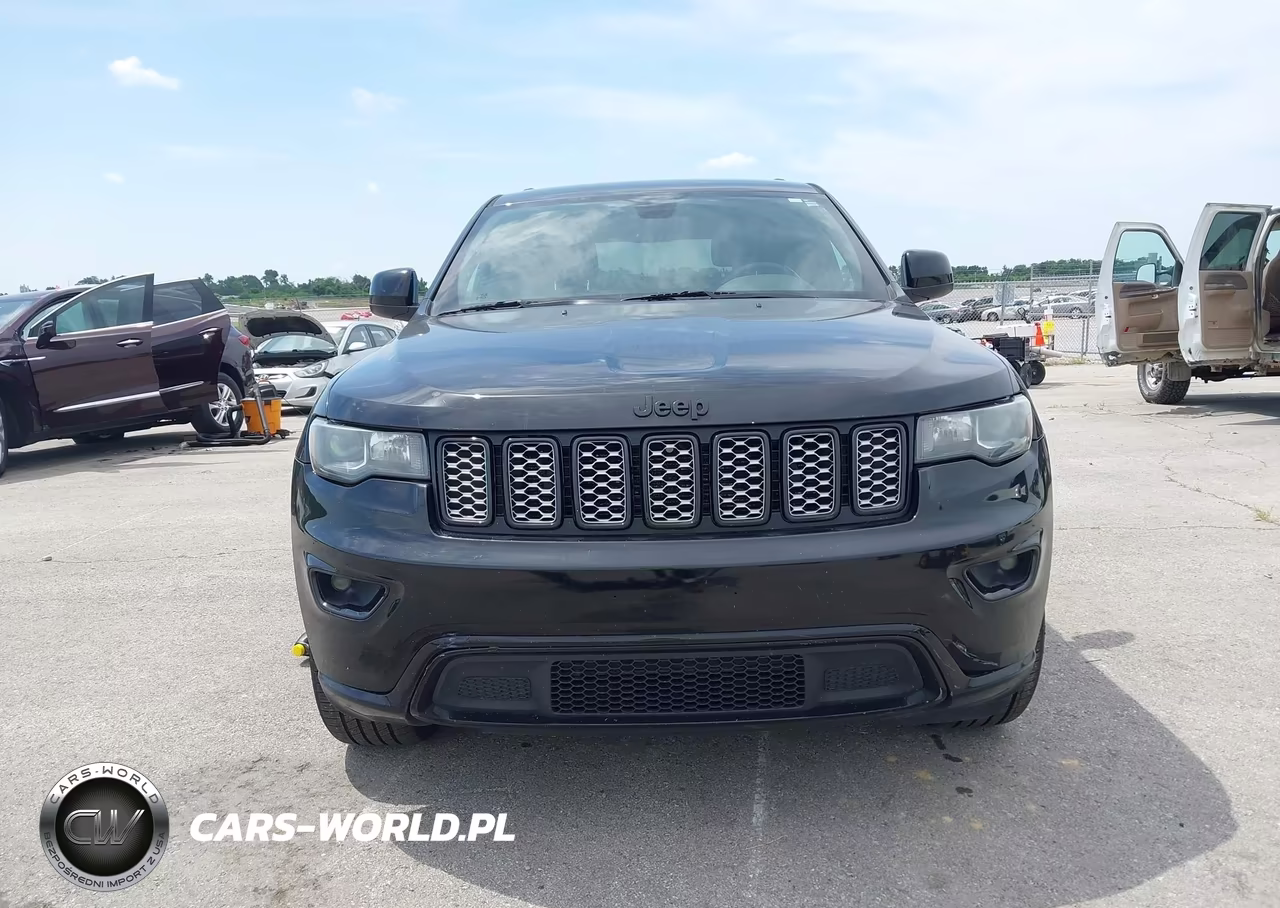 2017 Jeep Grand Cherokee Altitude 4X4 VIN:1C4RJFAG8HC867174 - 13