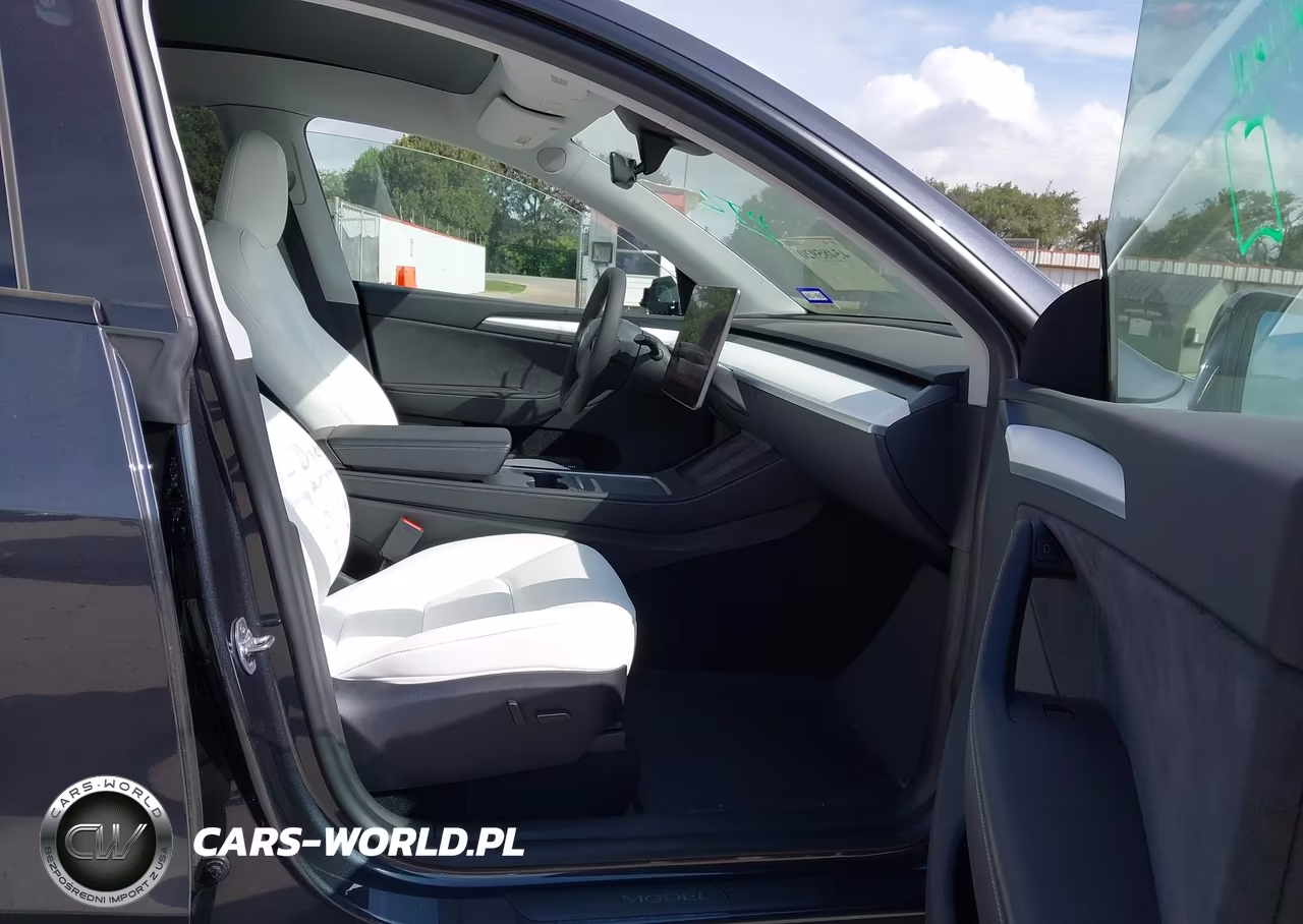2024 Tesla Model Y Performance Dual Motor All-Wheel Drive VIN:7SAYGDEF5RA316740 - 5