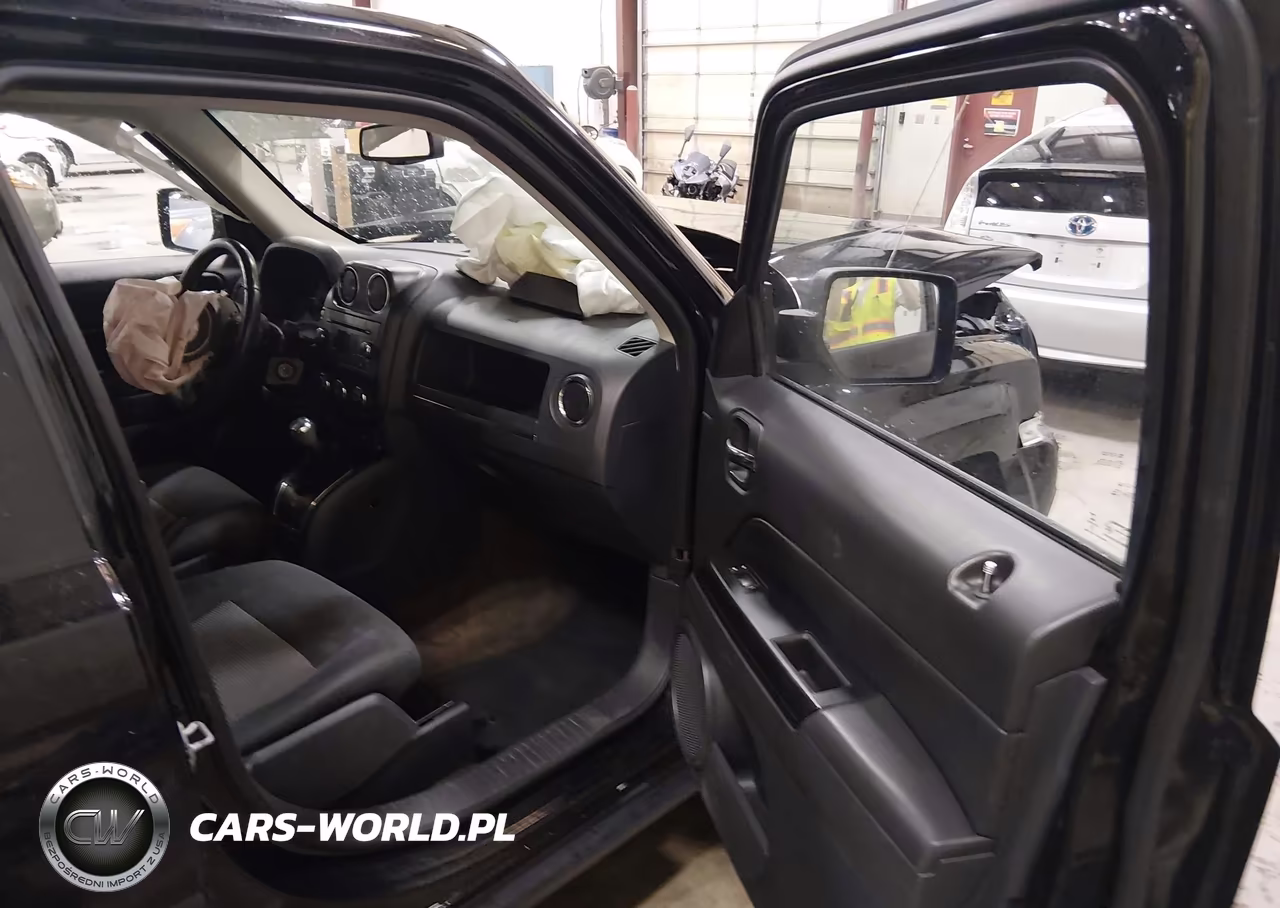2017 Jeep Patriot Latitude VIN:1C4NJRFB9HD175321 - 5