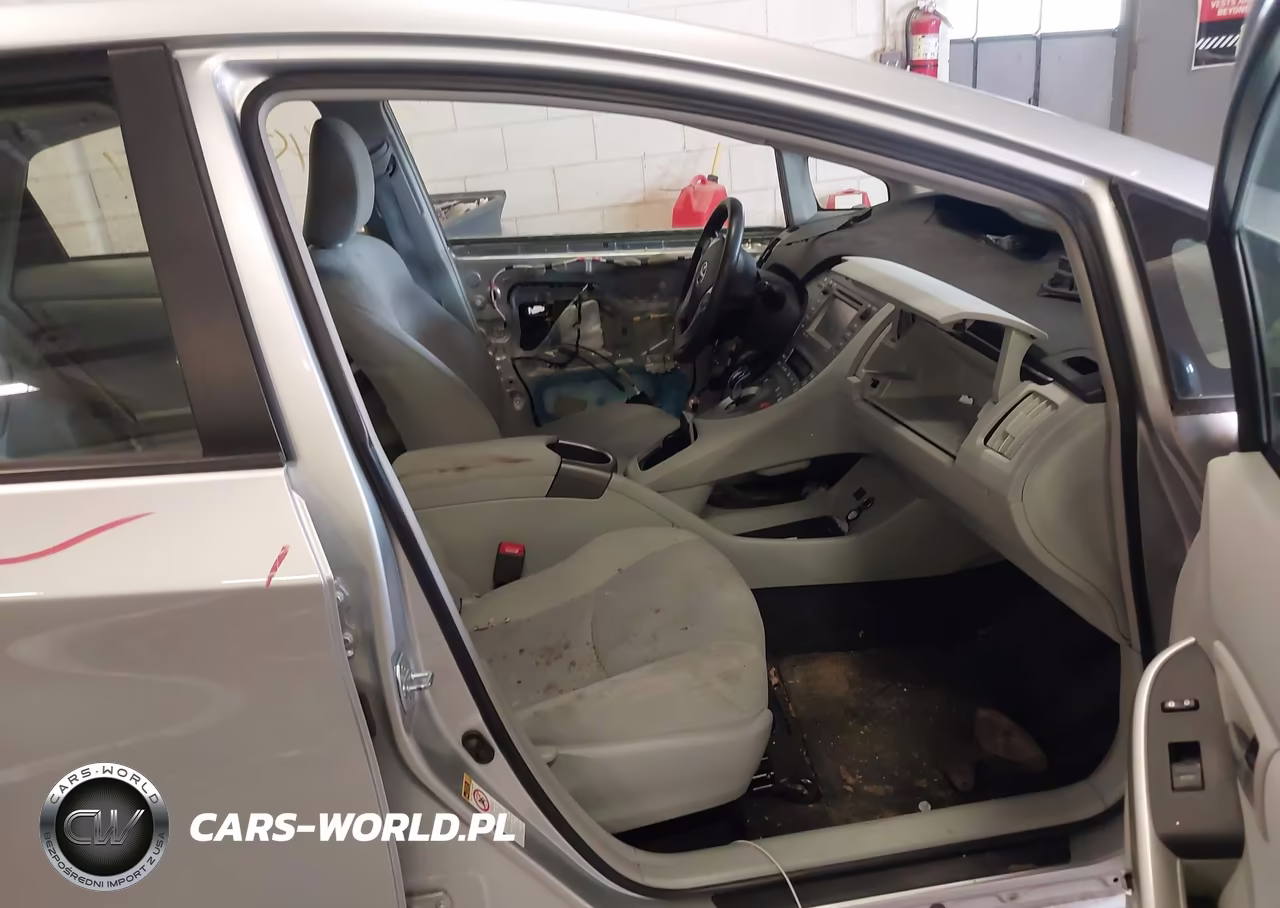 2013 Toyota Prius Three VIN:JTDKN3DU9D5620458 - 5
