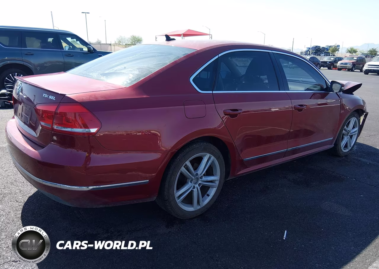 2015 Volkswagen Passat 2.0L Tdi Sel Premium VIN:1VWCV7A33FC063596 - 4