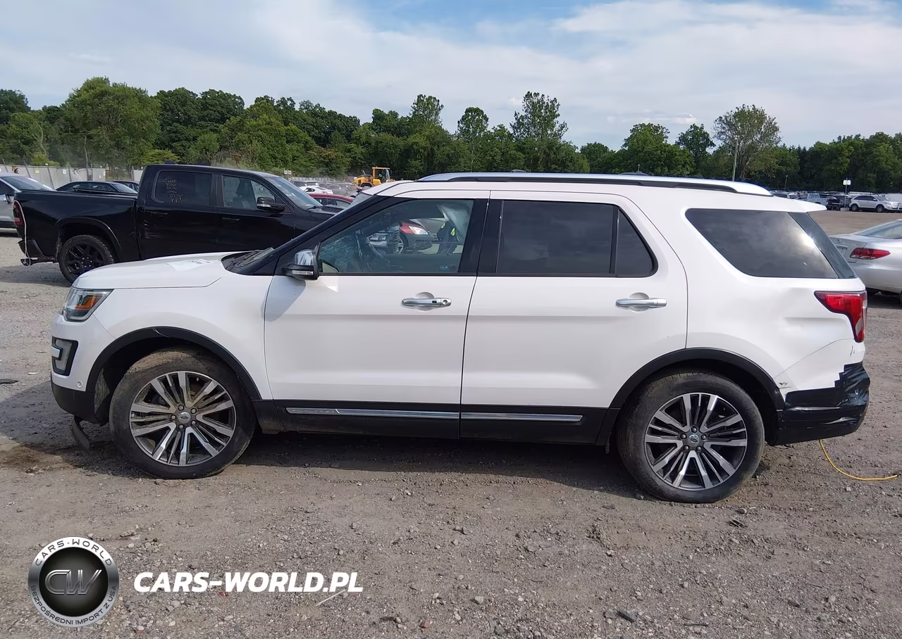 2017 Ford Explorer Platinum VIN:1FM5K8HT5HGB58586 - 14