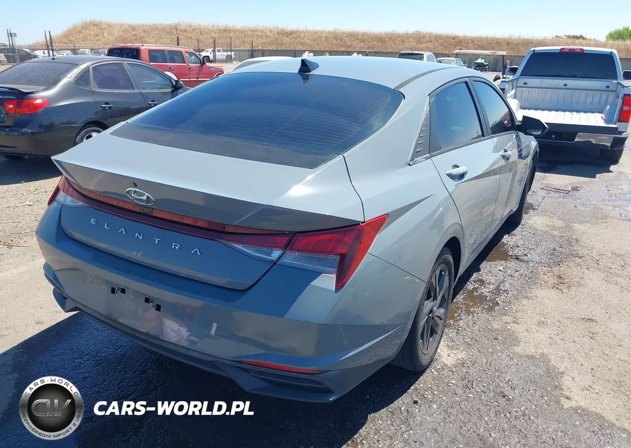 2021 Hyundai Elantra Sel VIN:KMHLS4AG1MU141261 - 4