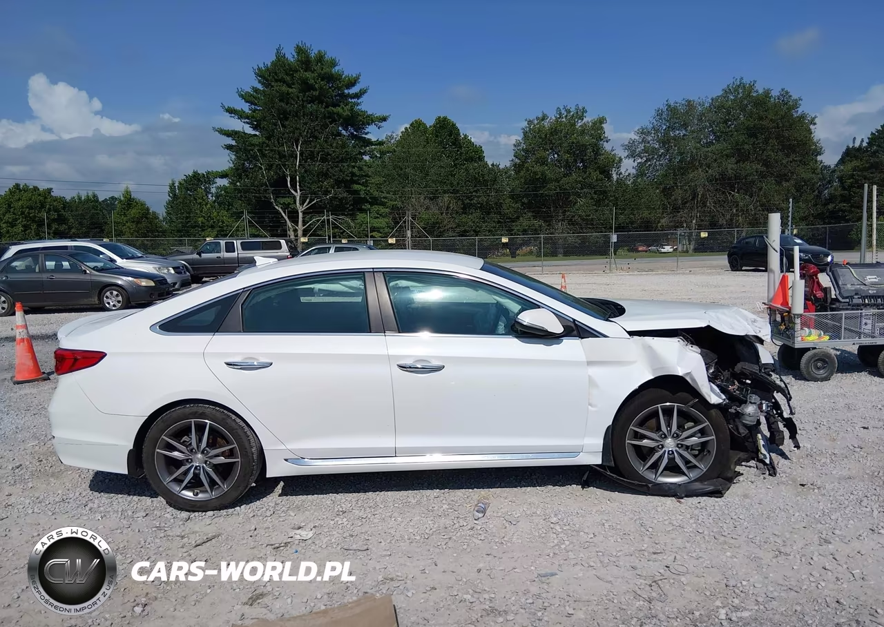 2015 Hyundai Sonata Sport 2.0T VIN:5NPE34AB1FH184249 - 13