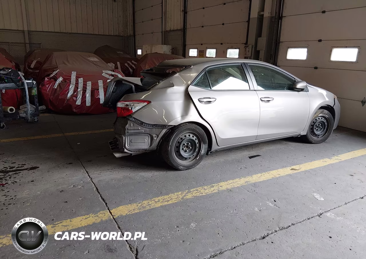 2015 Toyota Corolla Le VIN:5YFBURHE6FP339913 - 4