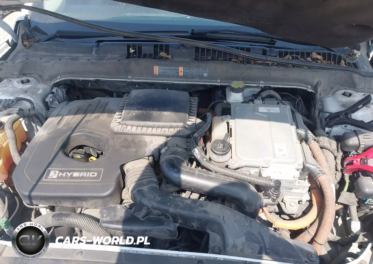 2018 Ford Fusion Hybrid S VIN:3FA6P0UU6JR143139 - 10
