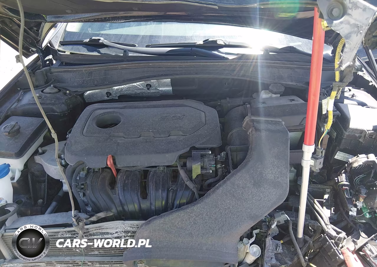 2019 Kia Optima S VIN:5XXGT4L34KG302377 - 10