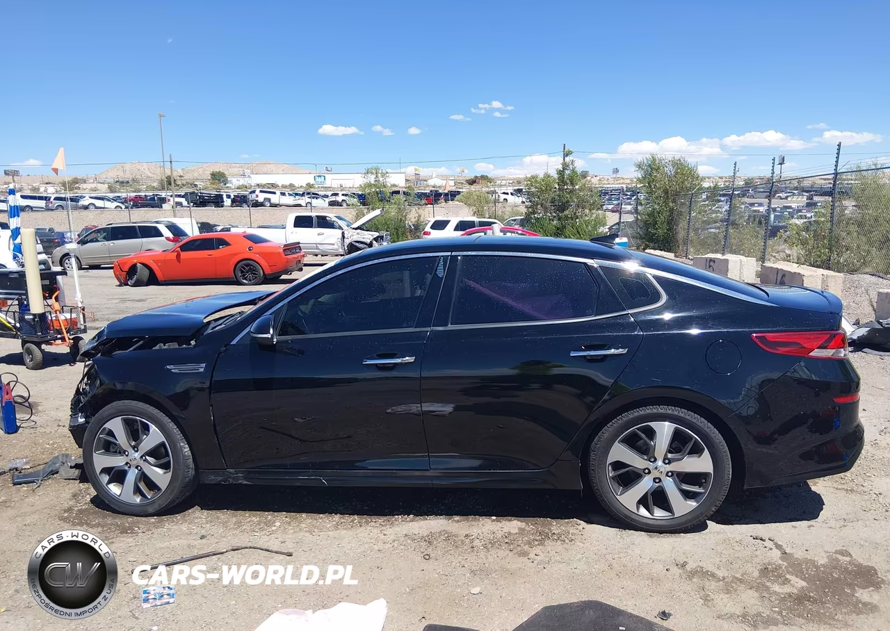 2019 Kia Optima S VIN:5XXGT4L34KG302377 - 15