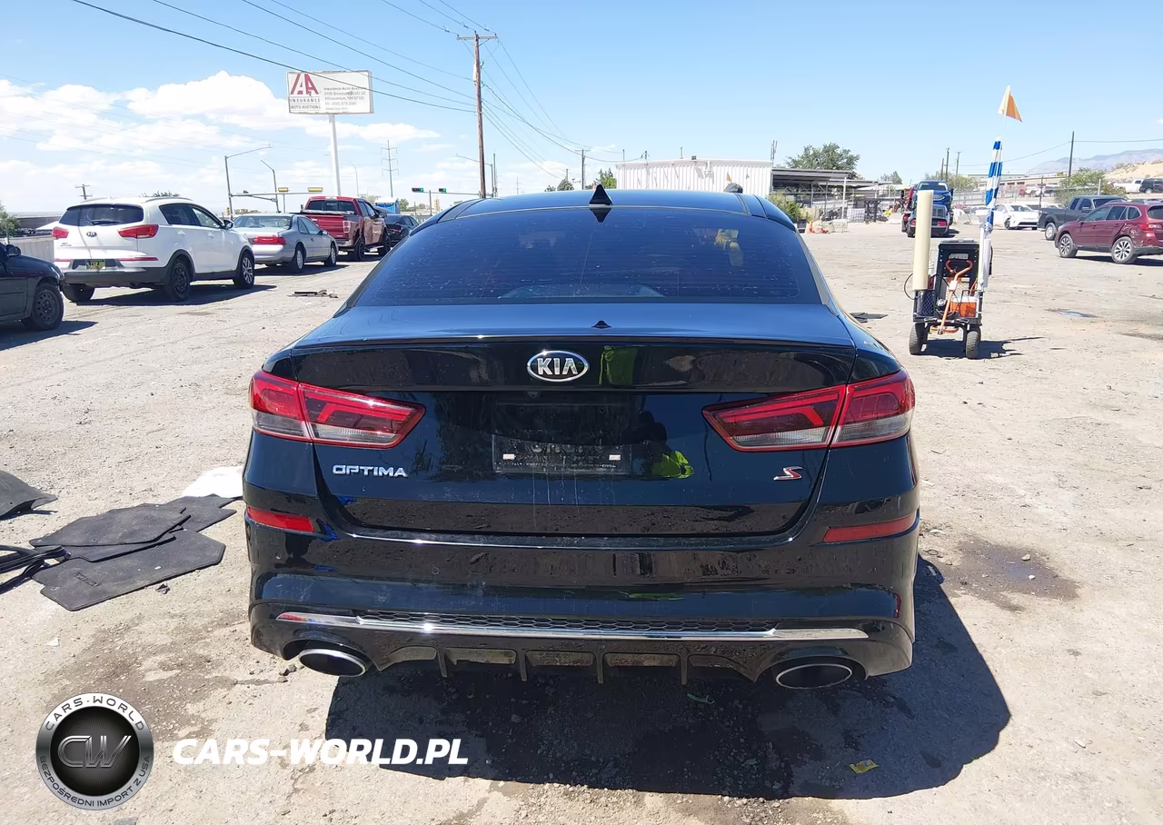 2019 Kia Optima S VIN:5XXGT4L34KG302377 - 17