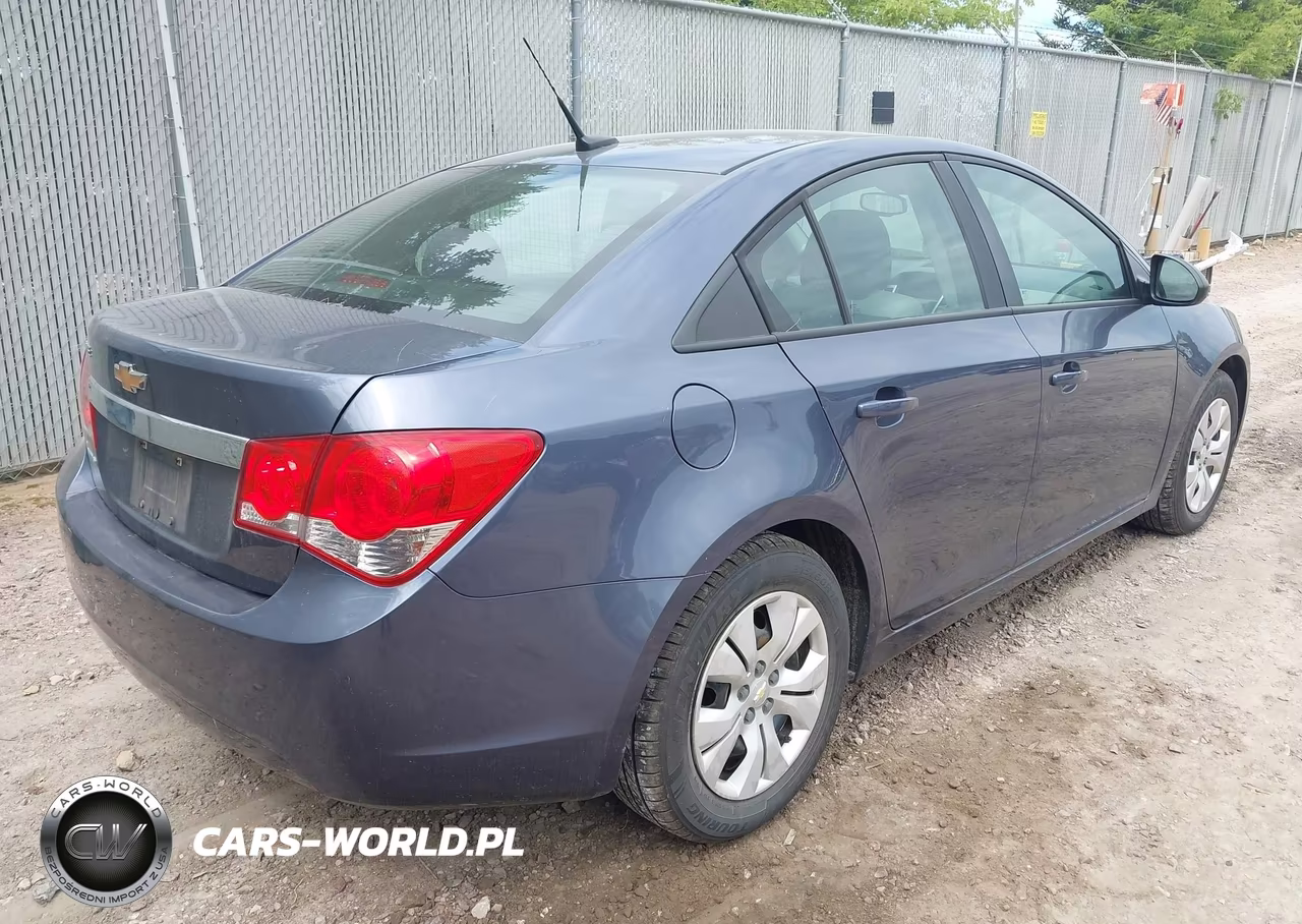 2014 Chevrolet Cruze Ls Auto VIN:1G1PA5SH6E7113356 - 4