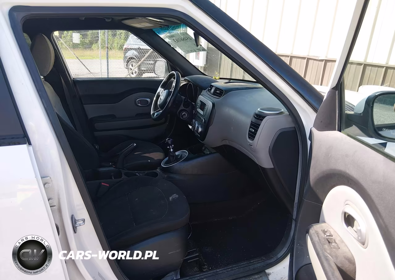 2015 Kia Soul VIN:KNDJN2A2XF7135889 - 5