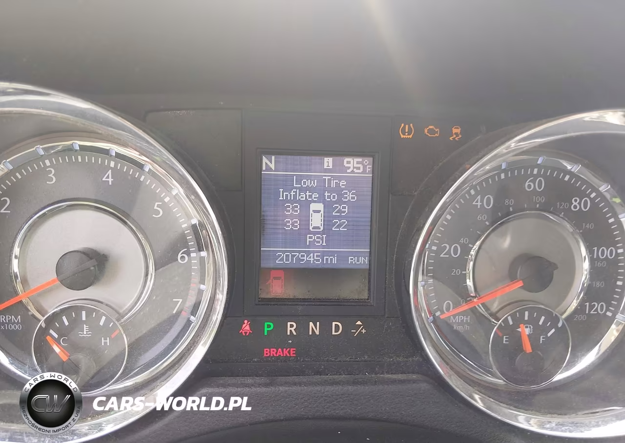 2013 Chrysler Town & Country Touring-L VIN:2C4RC1CG6DR594165 - 7