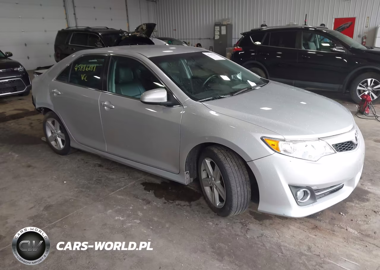2014 Toyota Camry Se – zdjęcie 1 z 16