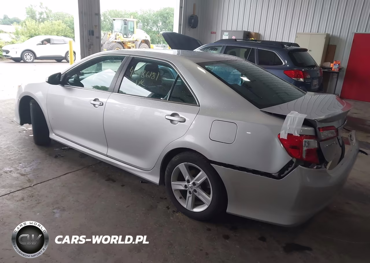 2014 Toyota Camry Se VIN:4T1BF1FK6EU415390 - 3