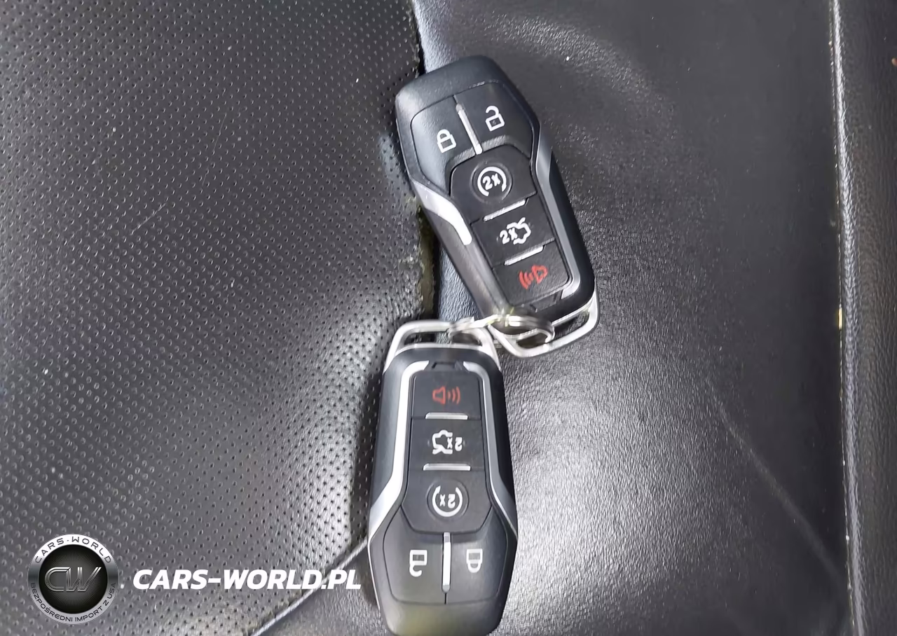 2013 Ford Fusion Titanium VIN:3FA6P0K96DR124609 - 11