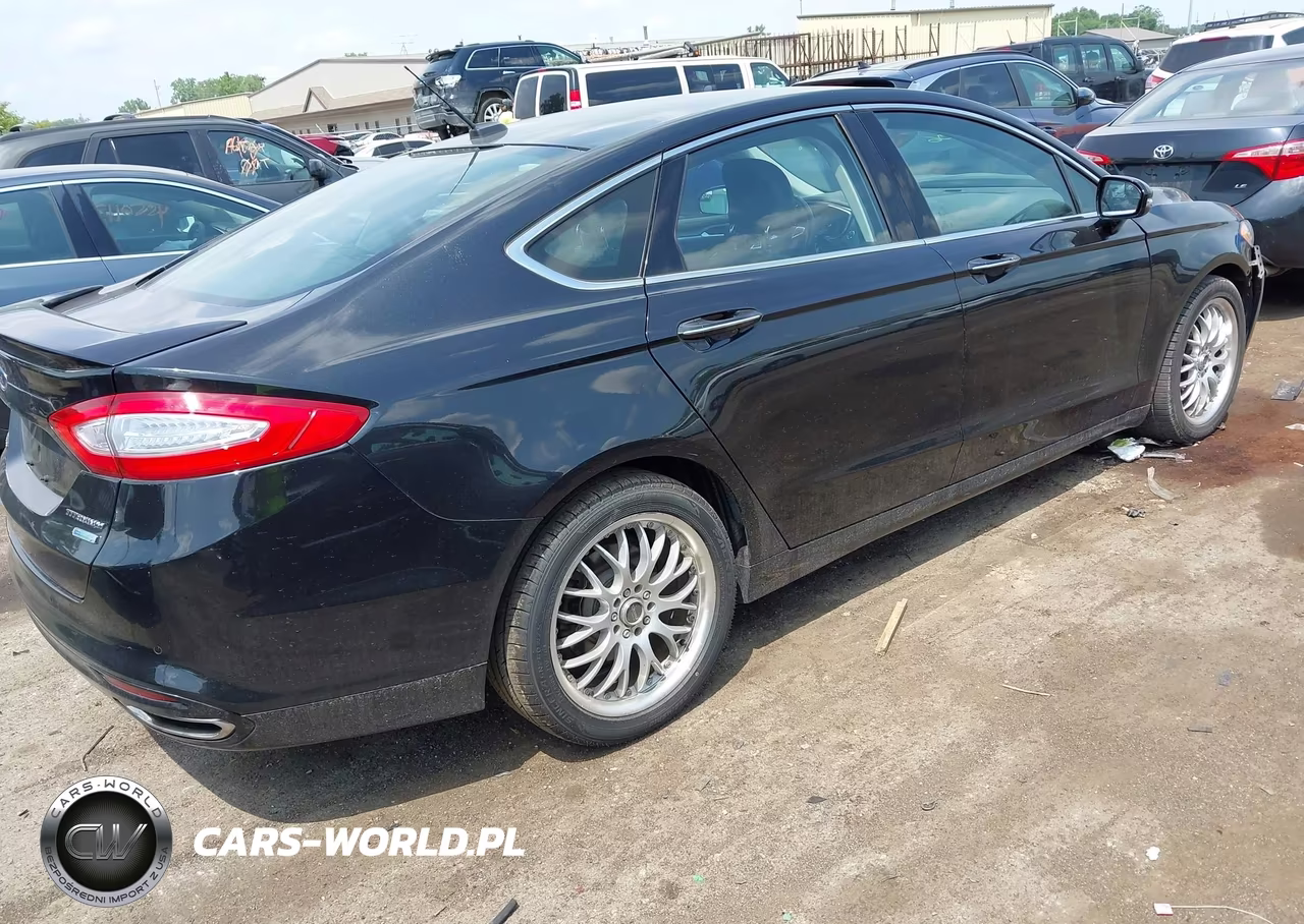 2013 Ford Fusion Titanium VIN:3FA6P0K96DR124609 - 4