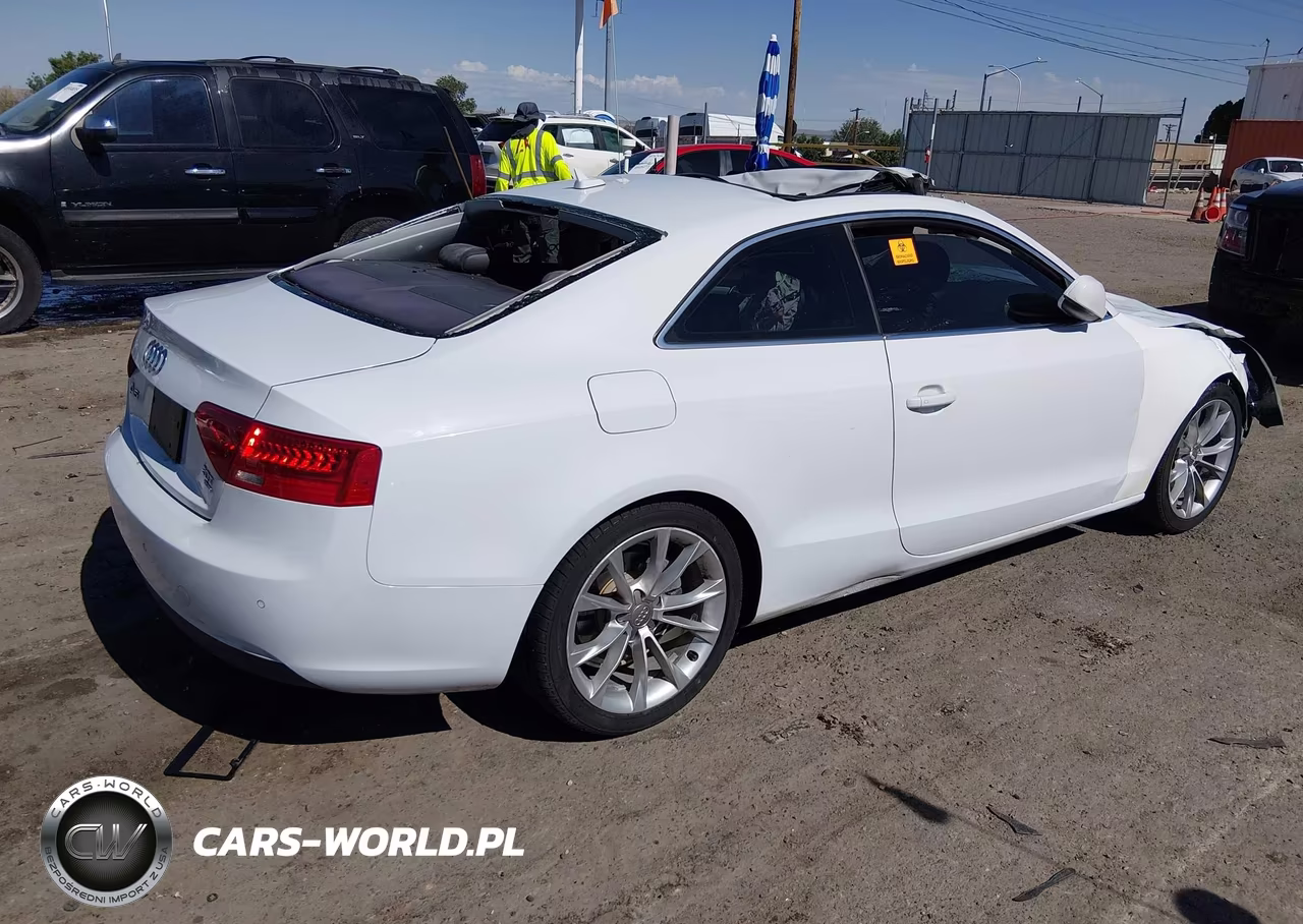 2013 Audi A5 2.0T Premium VIN:WAULFAFR1DA064343 - 4