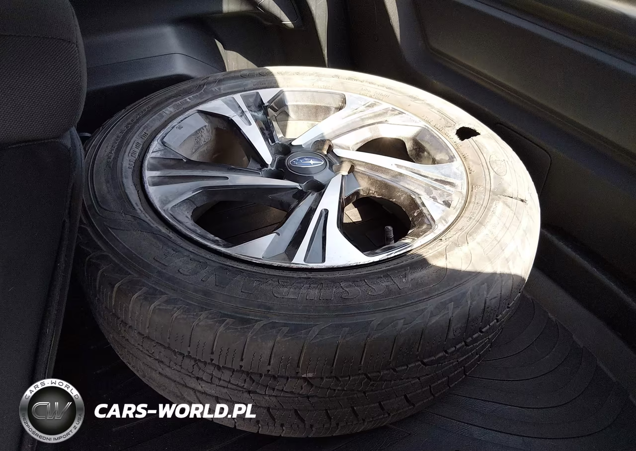2024 Subaru Crosstrek Premium VIN:JF2GUADC8RH354443 - 12