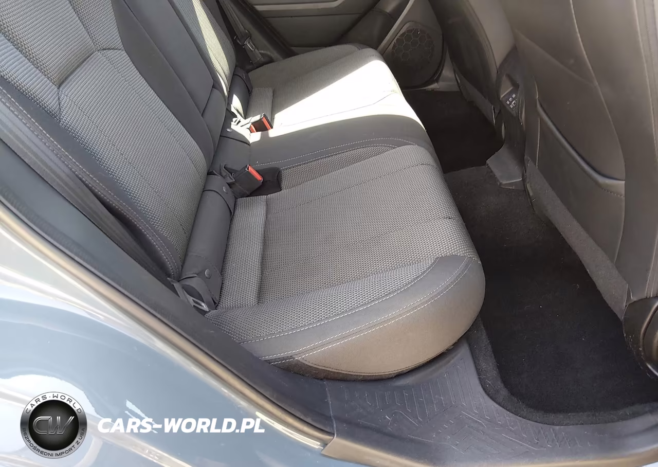 2024 Subaru Crosstrek Premium VIN:JF2GUADC8RH354443 - 8