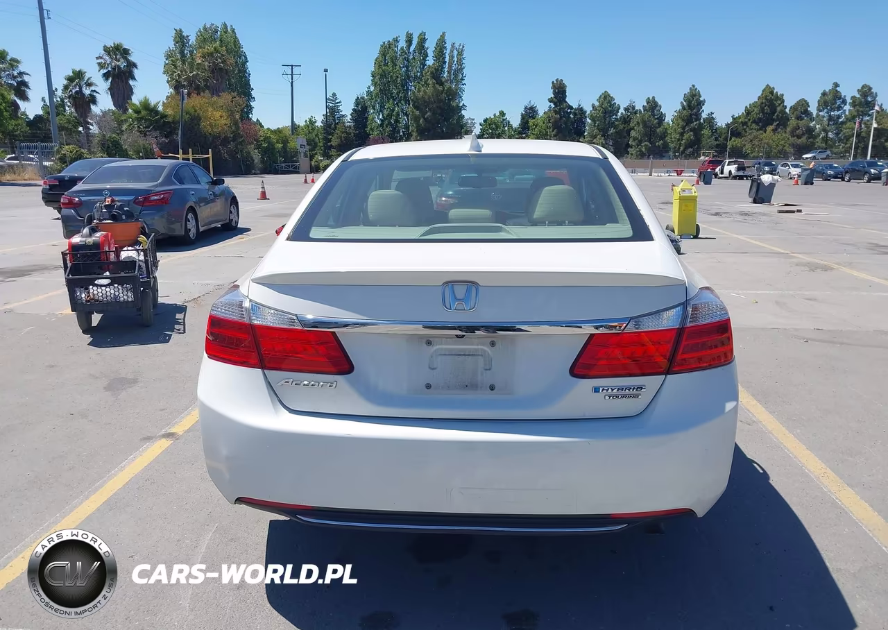 2015 Honda Accord Hybrid Touring VIN:1HGCR6F7XFA001381 - 17